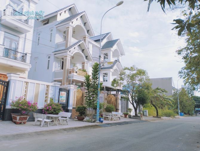 Bán nhanh đất nền đẹp, giá tốt DT 320m2, giá 37 tỷ 120tr KDC Kiến Á, đường Liên Phường, Q9 - 1