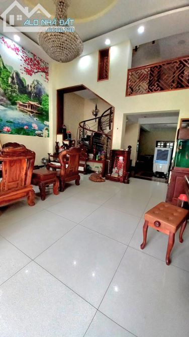 Cần bán Biệt Thự Mặt Tiền Nội Bộ 8met Tạ Quang Bửu , P4 Quận 8 - 1