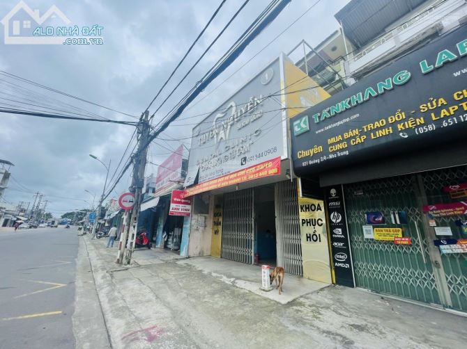 Bán nhà 3.5 tầng mặt tiền đường 2/4 - tp Nha Trang. Gần cầu Hà Ra, Chămpa Island. Giá 9.6t