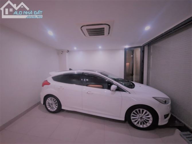 Bán nhà đường Đê La Thành Ba Đình, Ô tô tránh KD, 40m2 5T. Giá 15 tỷ.