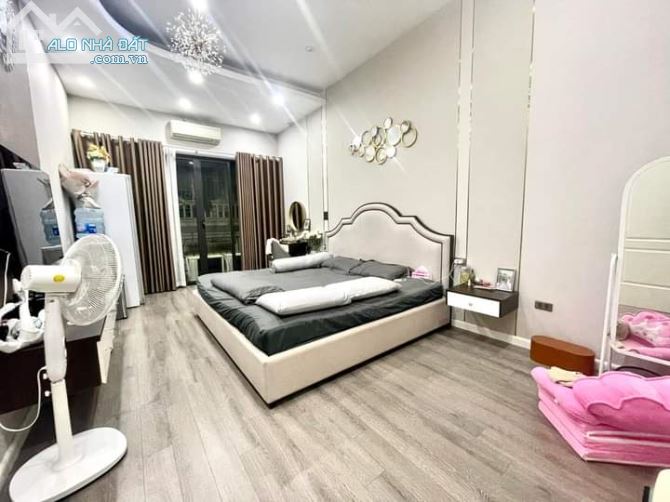 BÁN NHÀ PHÂN LÔ HOÀNG CẦU ĐỐNG ĐA Ô TÔ KD 65M x 5T MT 5 giá 15 tỷ 5 - 1