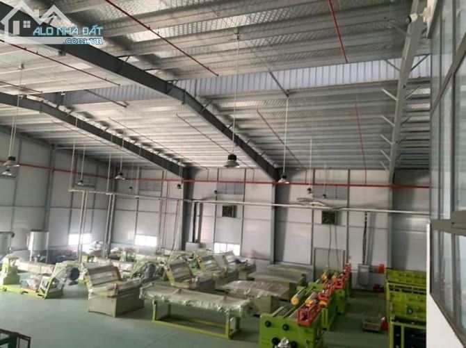 Cho thuê 2500m2 nhà xưởng có PCCC tự động gần KCN phố nối A - 1