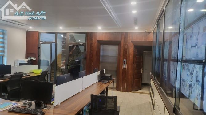 💥 Tòa Văn phòng Mặt phố Nguyễn Trãi, 180m2 6T Thang máy, MT 7.2m, Chỉ 72 Tỷ 💥 - 1