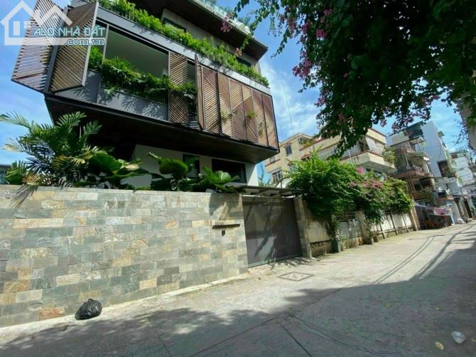 Bán biệt thự Trần Khắc Chân P.Tân Định Q.1 ,DT; 12x20m , Hầm 5 lầu , Giá 118 tỷ TL