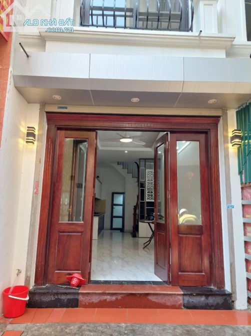 Bán nhà ngõ 147B Tân Mai, 30m,5 tầng, mới xây, giá 3 tỷ - 1