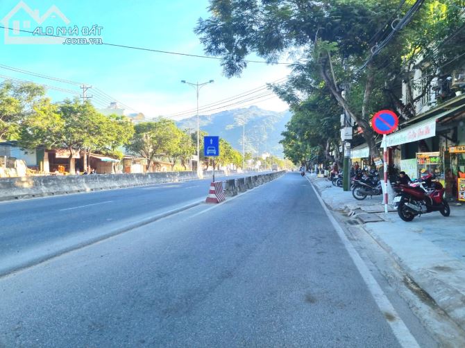 Bán đất Mặt Tiền đại lộ Nguyễn Tất Thành, Phước Đồng, Nha Trang. 8,7t - 2