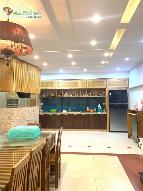 Bán căn hộ dòng tiền Apartment phố Nguyễn Văn Cừ 100m x 7 tầng, dòng tiền 100 tr/th. - 2