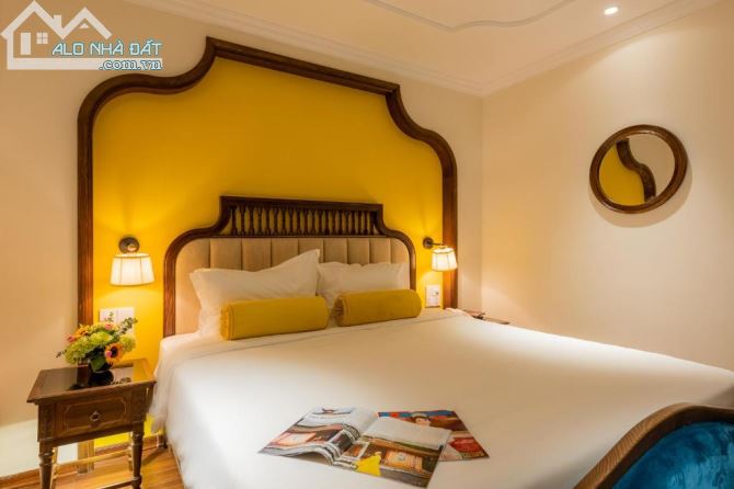 Khách sạn phố Cổ - Chủ vay bank 150 Tỷ - 320m2 - MT 10m - 285 tỷ, doanh thu 60 tỷ/năm