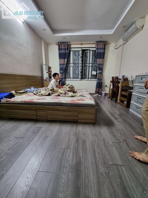 Bán nhà ngõ 252 Lĩnh Nam, 34mx5 tầng, nhỉnh 3 tỷ - 4