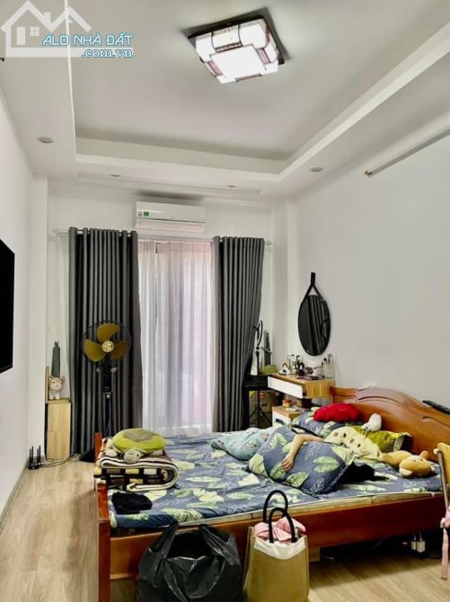 Bán nhà ngõ 141 Giáp Nhị 5 tầng mới 30m giá nhỉnh 3 tỷ - 4