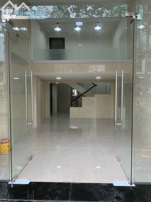 Nhà 4 Lầu Hướng Đông Nam DT:4.1x16.5m 322 Trần Hưng Đạo,Q1_HĐT:80Tr/Tháng_Giá 31 Tỷ TL - 1