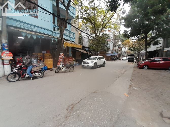 Đường Ngọc Hồi, Diện tích 1350m, MT 46m, Giá 100 tỷ - 2