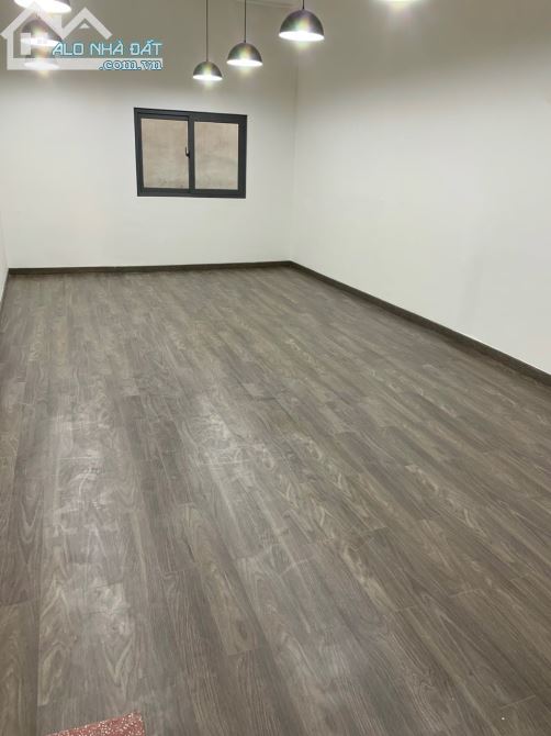 Nhà 4 Lầu Hướng Đông Nam DT:4.1x16.5m 322 Trần Hưng Đạo,Q1_HĐT:80Tr/Tháng_Giá 31 Tỷ TL - 3