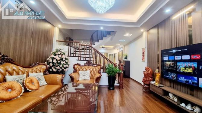 Gấp! Chỉ Hơn 3 Tỷ có luôn nhà 4 Tầng  Siêu Đẹp, Định Công, Hoàng Mai, Gần Phố DT 36m2