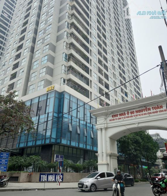 Bán gấp nhà liền kề 90 Nguyễn Tuân, Quận Thanh Xuân, diện tích 75m2, 5 tầng thang máy