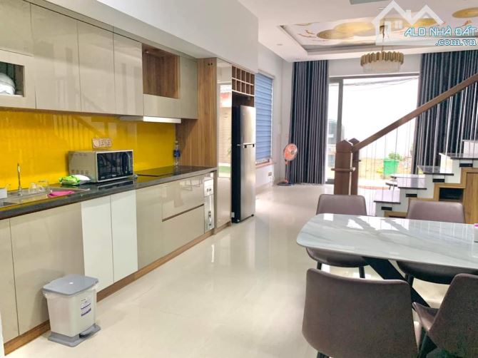 NHÀ 3 TẦNG 3PN 4WC AN TRUNG ĐÔNG GẦN CẦU RỒNG