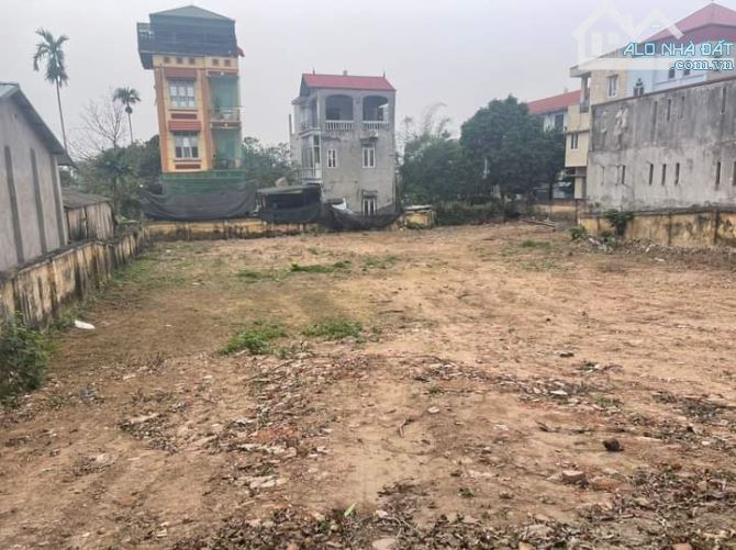 Bán lô đất hợp xây khách sạn, văn phòng mặt Hồ Tây 1300m2, MT 28m, chỉ 630 tỷ.