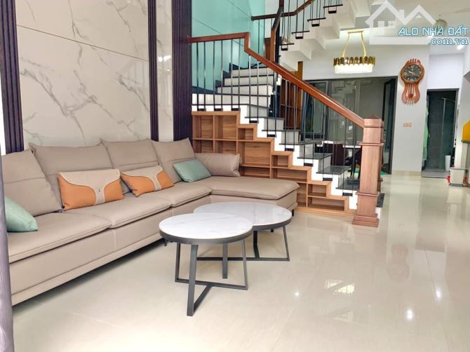 NHÀ 3 TẦNG 3PN 4WC AN TRUNG ĐÔNG GẦN CẦU RỒNG - 1
