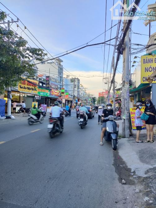 Bán nhà MT đường nhánh Quang Trung, kinh doanh sầm uất, bề ngang khủng, giá 9,5 tỷ