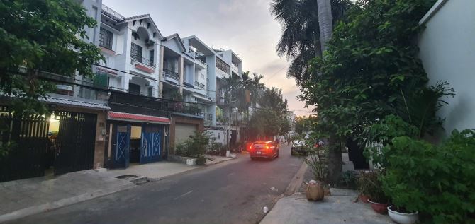 Nhà bán mặt tiền khu Tên Lửa 5x18m đúc 4 tấm 9.7 tỷ
