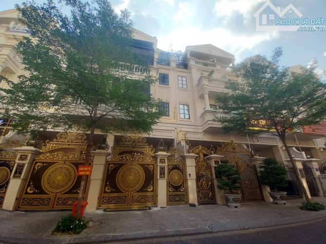 💥Cityland Park Hills P10.Gần Lotermax💥Full  Nội Thất.hầm 4 lầu thang máy.8PN.40 TRIỆU