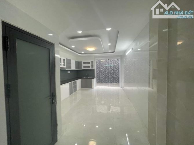 PHAN XÍCH LONG PHÚ NHUẬN-XE HƠI ĐỖ CỬA -65M2-5 TẦNG 6PN- CHỈ 10.X TỶ - 2