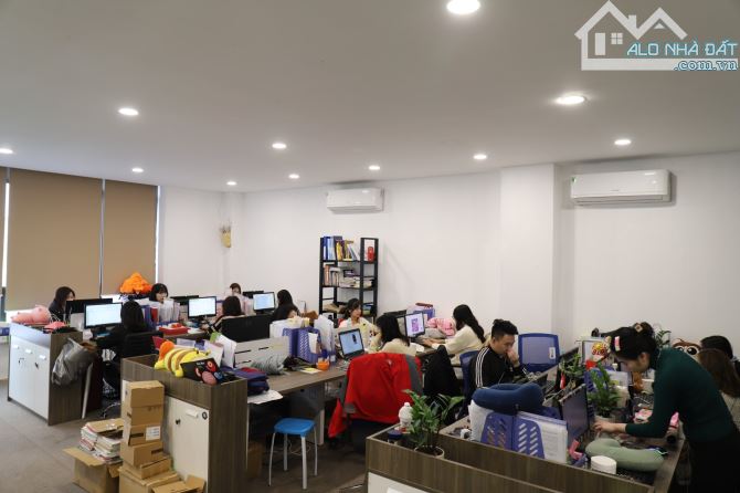 Cho thuê văn phòng Hoàng Cầu view hồ diện tích 51 giá 18tr/tháng nhận nhà ngay - 2