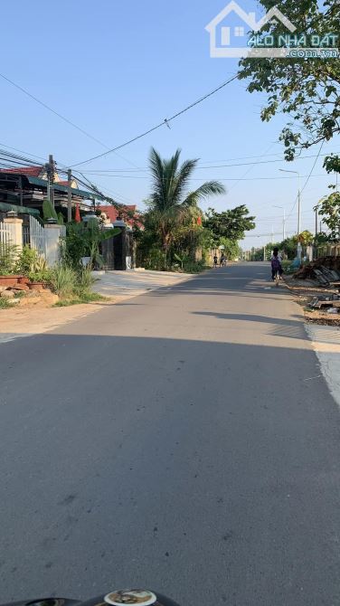 MẶT TIỀN NHỰA TUYỆT ĐẸP CÁCH QUỐC LỘ 20 CHỈ 50M KHU DÂN CƯ ĐÔNG ĐÚC 5MX30M CHỈ 1TY1 - 2