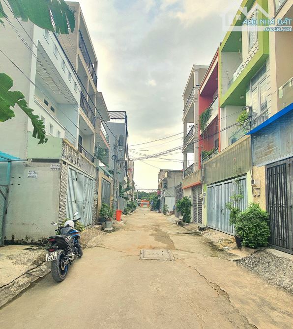 Bán đất mặt tiền hẻm 58F , Bưng Ông Thoàn , Phú Hữu. Q9 - DT 62m2 giá 4 tỷ 5 - 2