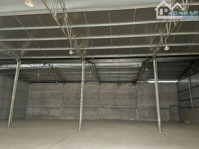 Cho thuê kho xưởng 300-360m2 khu vực Đường Phạm Văn Đồng Bắc Từ Liêm