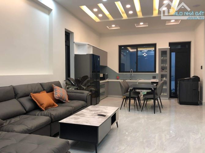 HẠ GIÁ BÁN CĂN BIỆT THỰ SÂN VƯỜN SIÊU ĐẸP GẦN ĐẠI HỌC YERSIN - 1