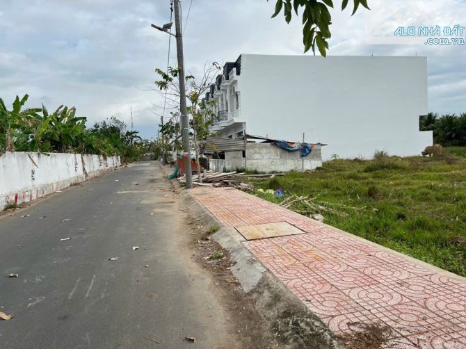 Nền full thổ cư, lộ oto gần trường Nguyễn Trãi P3