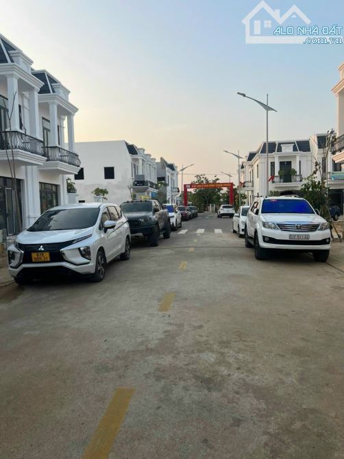 Nhà sr 1 trệt 1 lầu 4pn. 3 wc , sổ hoàn công giá rẻ hơn thị trường 200 triệu, Thạnh Phước - 1