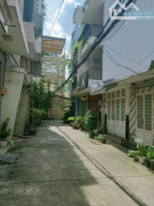 Siêu Hot ! Bán rẻ nhà CMT 8, Quận 10, 56m2, 2 tấm, Giá : 6.5 tỷ - 2