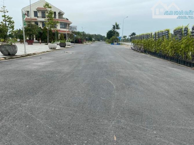 HOT!!! LÔ GÓC ĐƯỜNG SỐ 9 LỘ GIỚI 17M. DỰ ÁN KDC LÀNG SEN. DT: 7x15m (88M2). SỔ HỒNG RIÊNG - 2