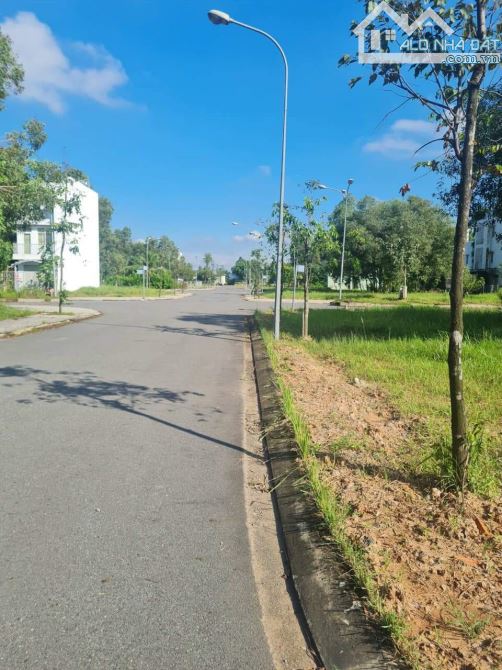 HOT!!! LÔ GÓC ĐƯỜNG SỐ 9 LỘ GIỚI 17M. DỰ ÁN KDC LÀNG SEN. DT: 7x15m (88M2). SỔ HỒNG RIÊNG - 3