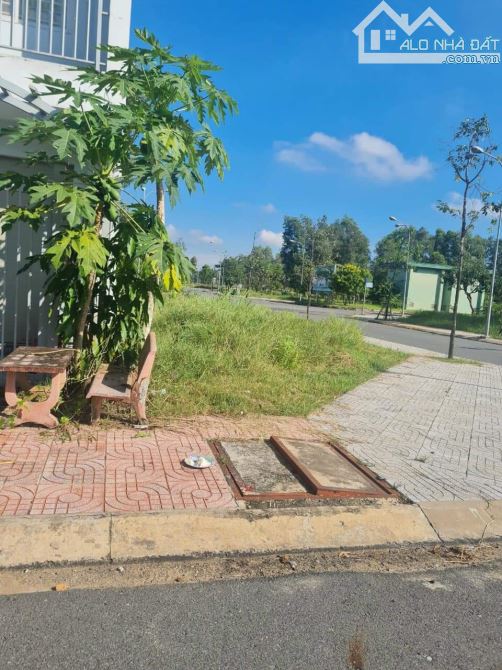 HOT!!! LÔ GÓC ĐƯỜNG SỐ 9 LỘ GIỚI 17M. DỰ ÁN KDC LÀNG SEN. DT: 7x15m (88M2). SỔ HỒNG RIÊNG - 4