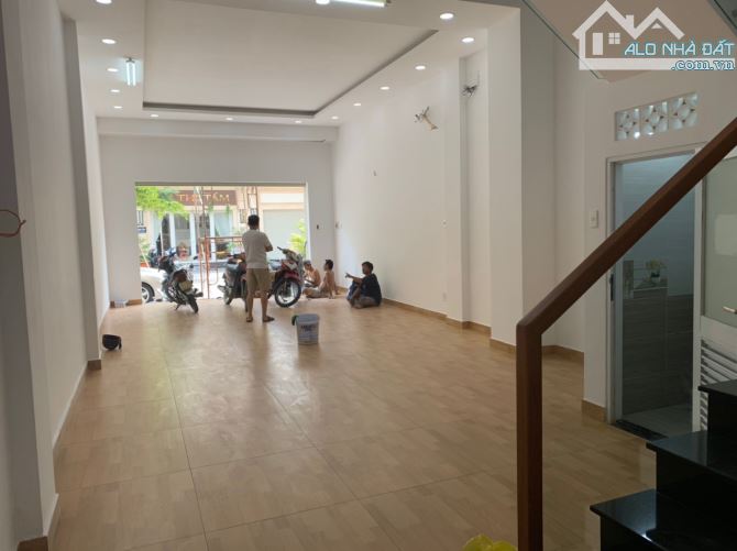 NHÀ PHỐ LIỀN KỀ CITYLAND TRẦN THỊ NGHỈ 4 LẦU VỊ TRÍ ĐẸP KINH DOANH