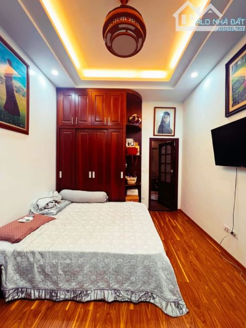 Giảm nửa tỷ, Nhà Kim Hoa, Xã Đàn 5 tầng 4 ngủ dt 60m2 cách hồ 50m chỉ nhỉnh 5 tỷ - 1