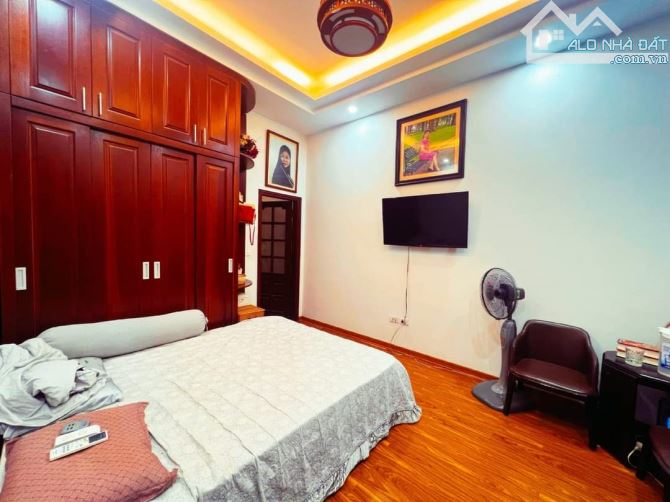Giảm nửa tỷ, Nhà Kim Hoa, Xã Đàn 5 tầng 4 ngủ dt 60m2 cách hồ 50m chỉ nhỉnh 5 tỷ - 2