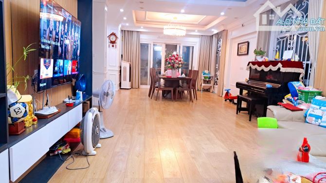 Bán nhà phân lô Đầm Trấu, ô tô tránh, vỉa hè rộng, thang máy, 53m2 x 8T, giá nhỉnh 11 tỷ - 1