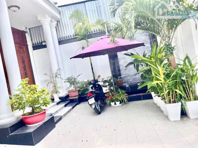 BÁN CĂN BIỆT THỰ 1 TRỆT 2 LẦU SÂN THƯỢNG ĐỐI DIỆN CÔNG VIÊN KDC XÂY DỰNG CẦN THƠ - 13 TỶ - 2