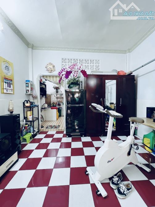 X / 12 NGUYỄN TẤT THÀNH PHƯỜNG 18 Q4 X / 12 NGUYỄN TẤT THÀNH PHƯỜNG 18 Q4 - 2