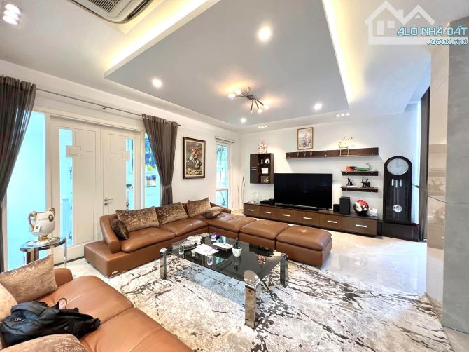 Phân Lô VĂN CAO BA ĐÌNH - 110m2 7 TẦNG THANG MÁY - GARA OTO TRÁNH - NỘI THẤT 3 TỶ - 22 Tỷ.