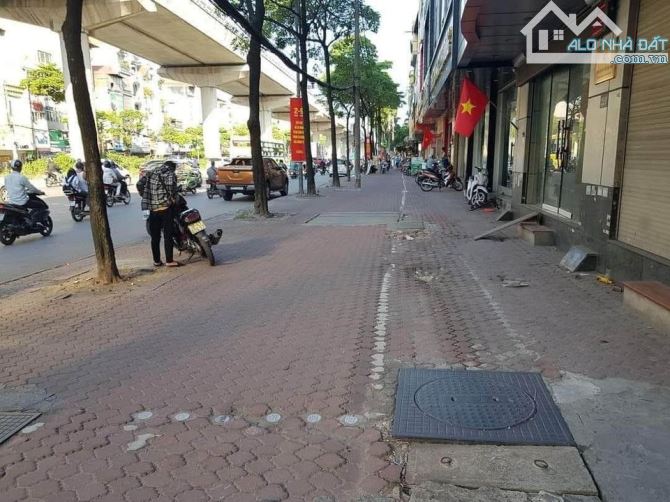 MẶT PHỐ HỒ TÙNG MẬU - SIÊU KINH DOANH - Ô TÔ 8 LÀN - VỈA HÈ 8m- 70m2 - 6 TẦNG 2 MẶT TIỀN - 2