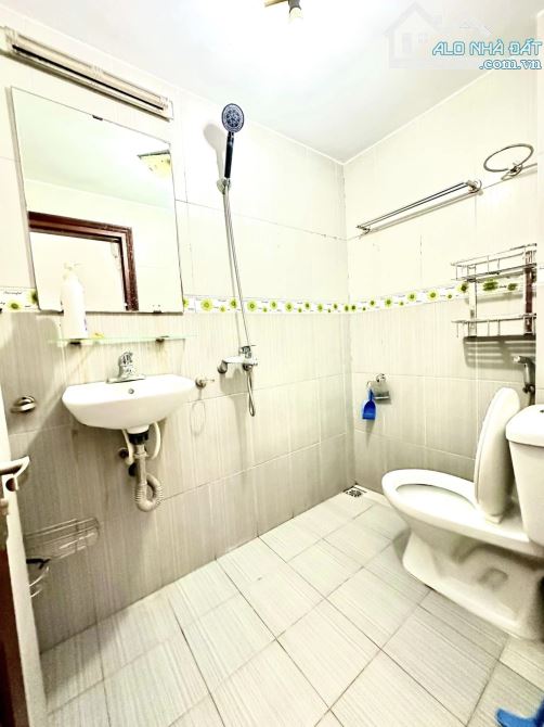 Bán Nhà Định công Thượng ,Hoàng Mai DT : 38m2 , 5 Tầng , MT 4, Giá Hơn  5 Tỷ - 5