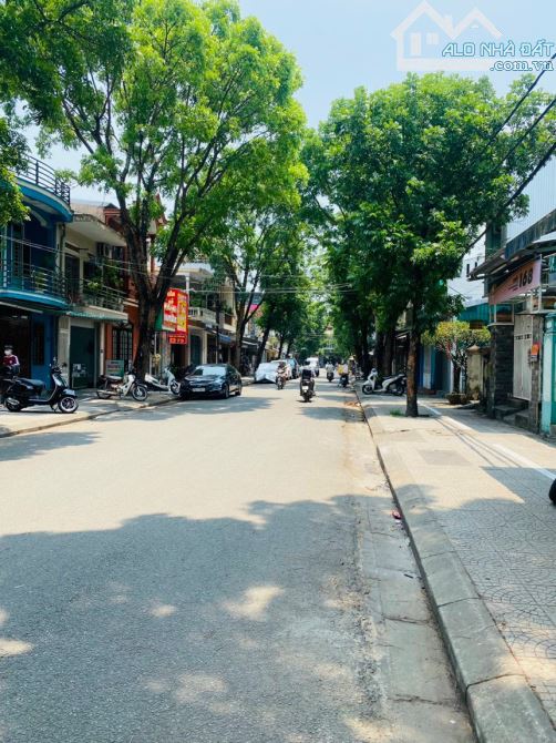 Cần bán gấp nhà 3 tầng, full nội thất cao cấp mặt tiền Hoàng Diệu, đối diện chợ Tây Lộc.