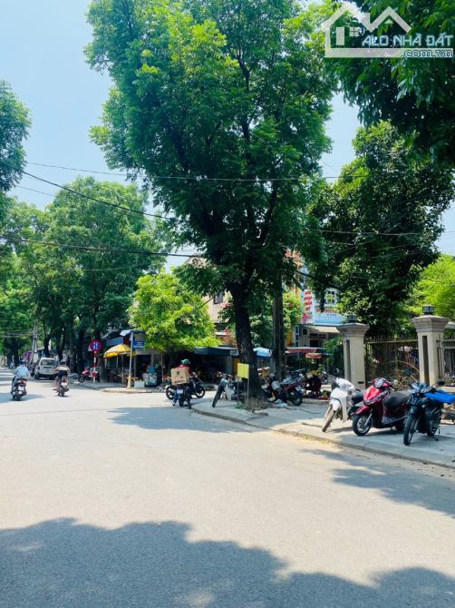 Cần bán gấp nhà 3 tầng, full nội thất cao cấp mặt tiền Hoàng Diệu, đối diện chợ Tây Lộc. - 1