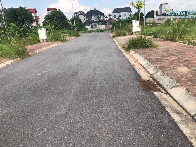 BÁN ĐẤT GẦN ĐẦM VÂN TRÌ ĐÔNG ANH 120M LÔ GÓC VIEW ĐẦM - 1