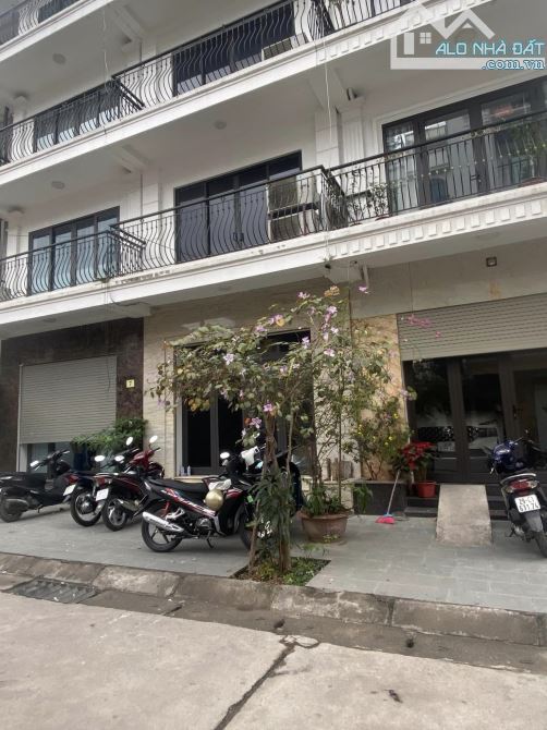 Bán nhà Tây Kết, Hai Bà Trưng, phân lô, vỉa hè ôtô dừng đỗ, 110m2x5T chỉ 15tỷ